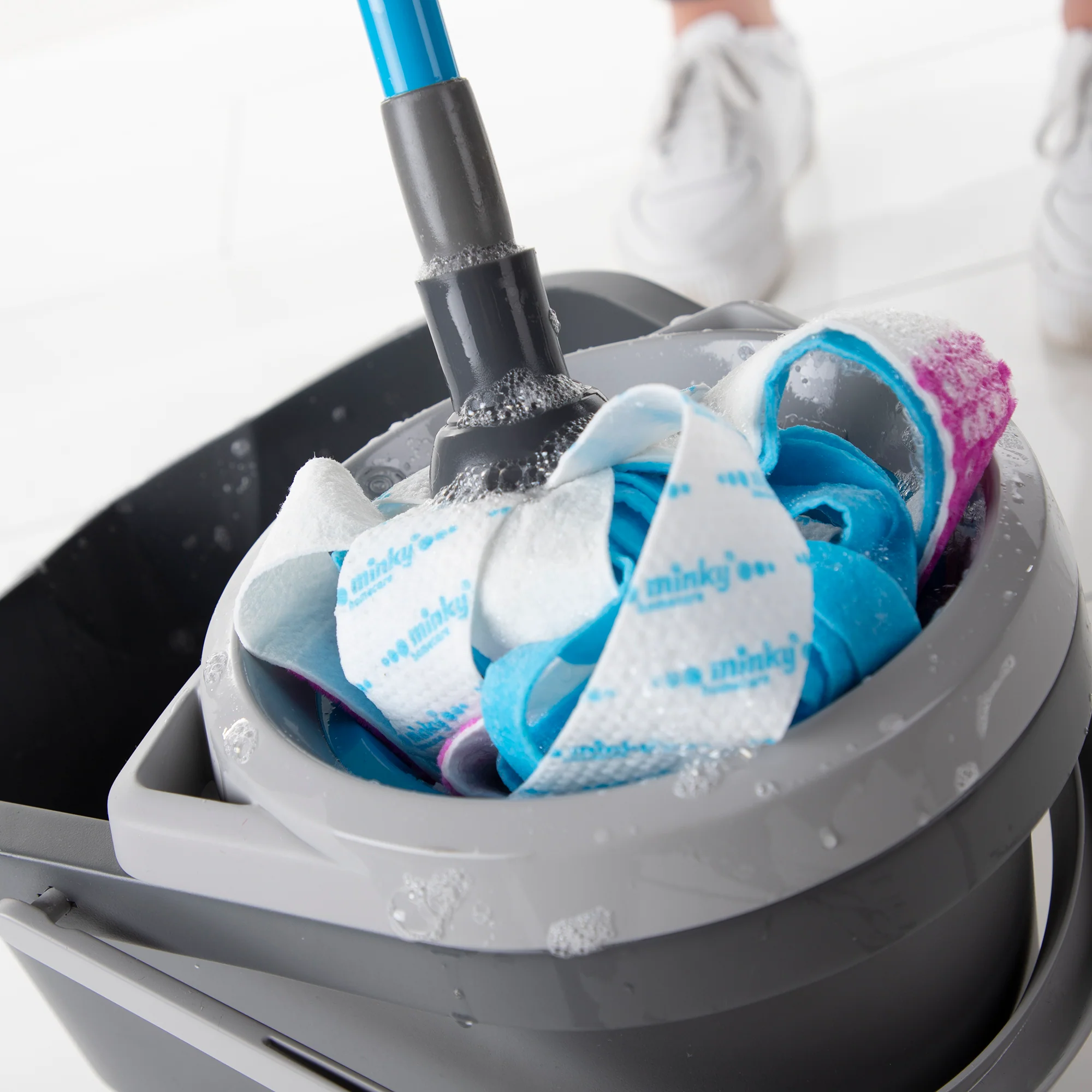 Minky 3-in-1 Power Clean Mop & Vortex Bucket - Image 4