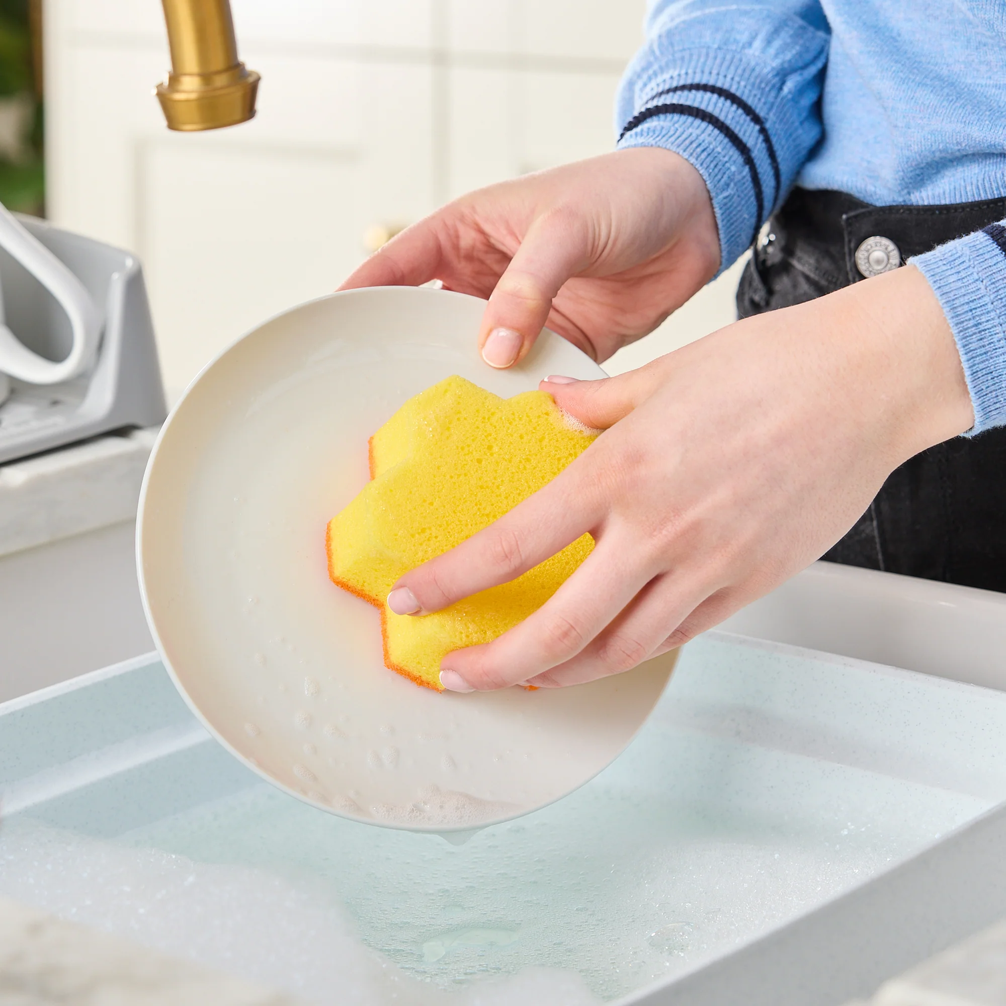 Minky Non-Scratch Flower Scourers 2 Pack - Image 4