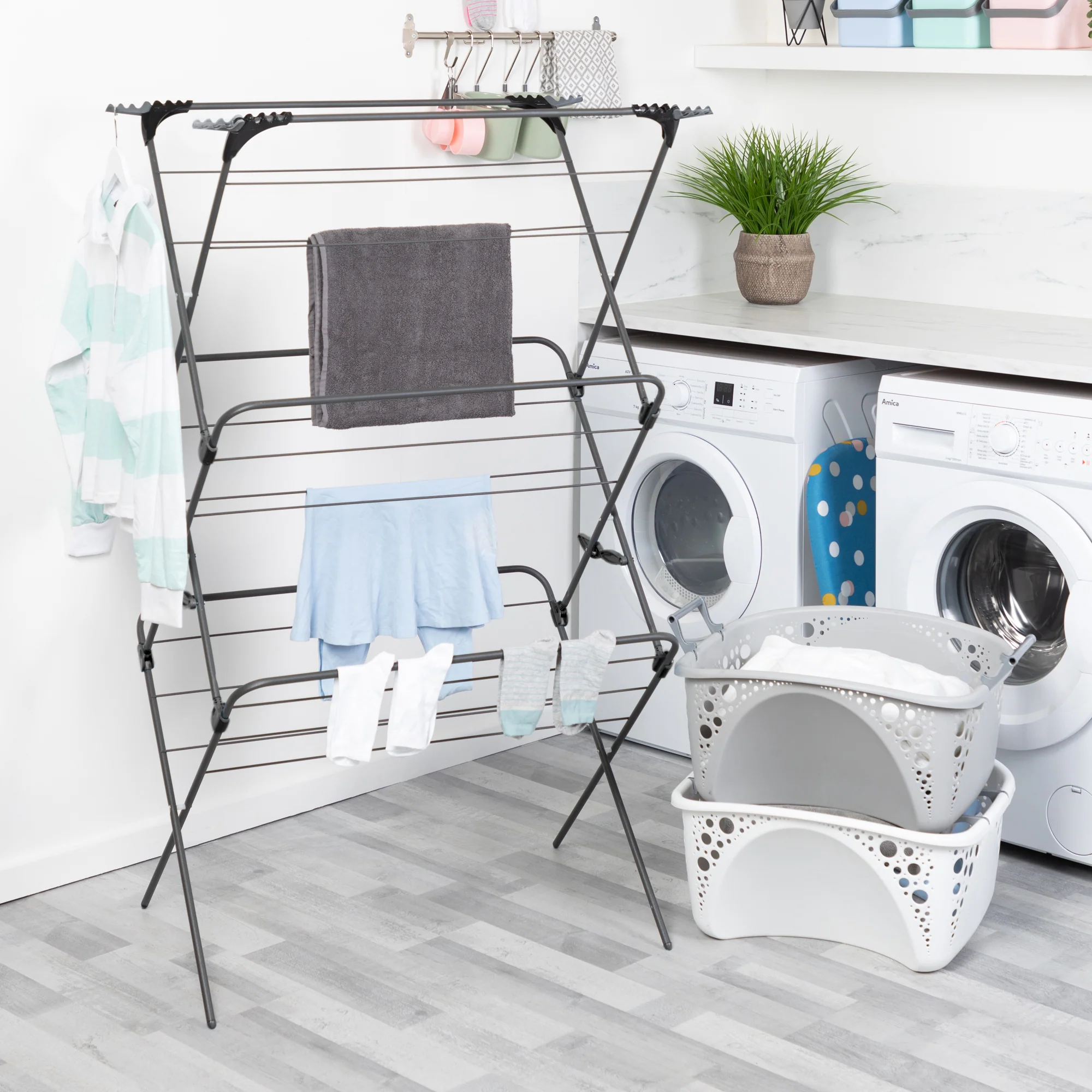 Minky Premium sureGRIP® Extra Wide 3 Tier Airer - Image 3