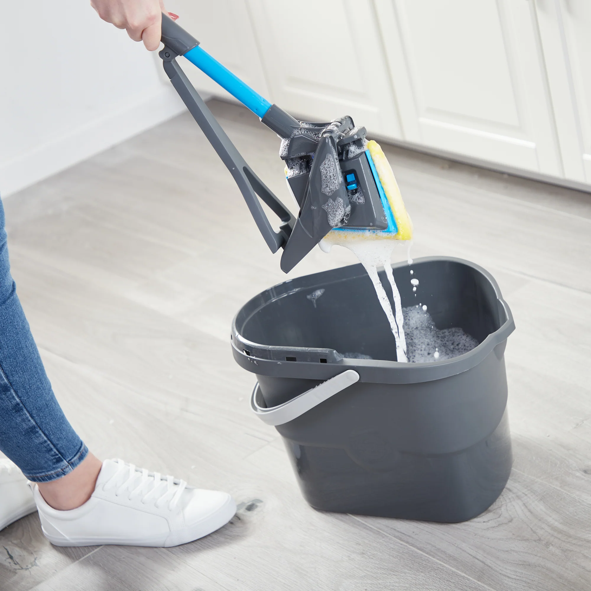 Minky Reflex Mop with 2 Refills - Image 5