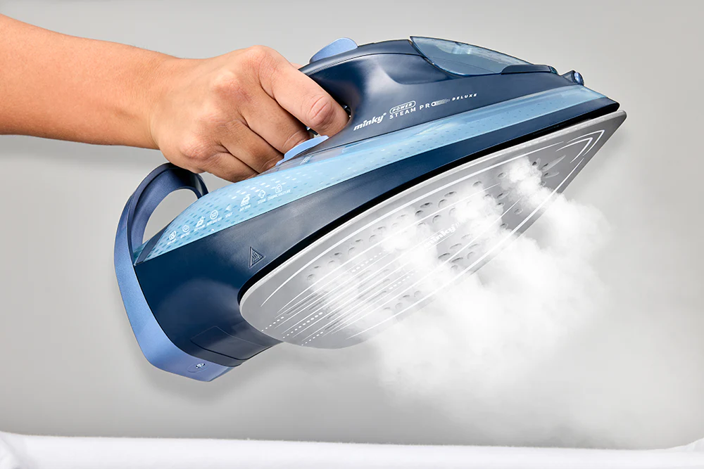 Minky Steam Pro Steam Iron - Image 3