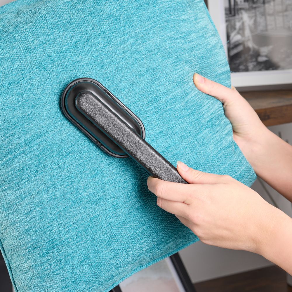 Minky Velvet Lint & Hair Removing Brush - Image 7